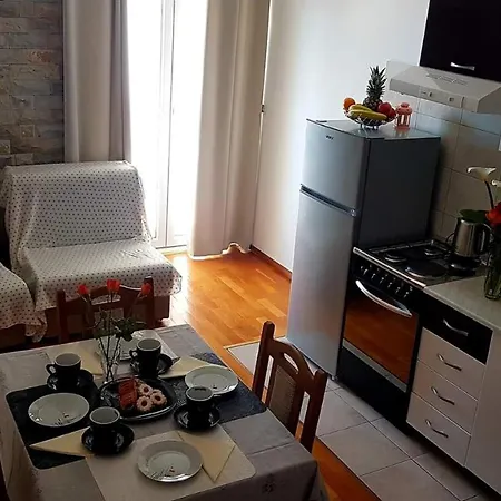 Apartments Dinko Podstrana Exterior photo