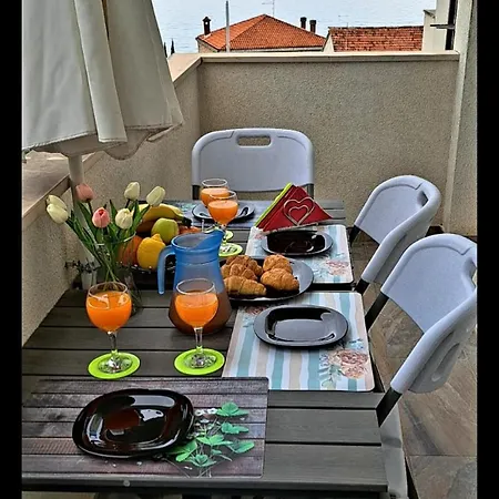 Apartments Dinko Podstrana Exterior photo