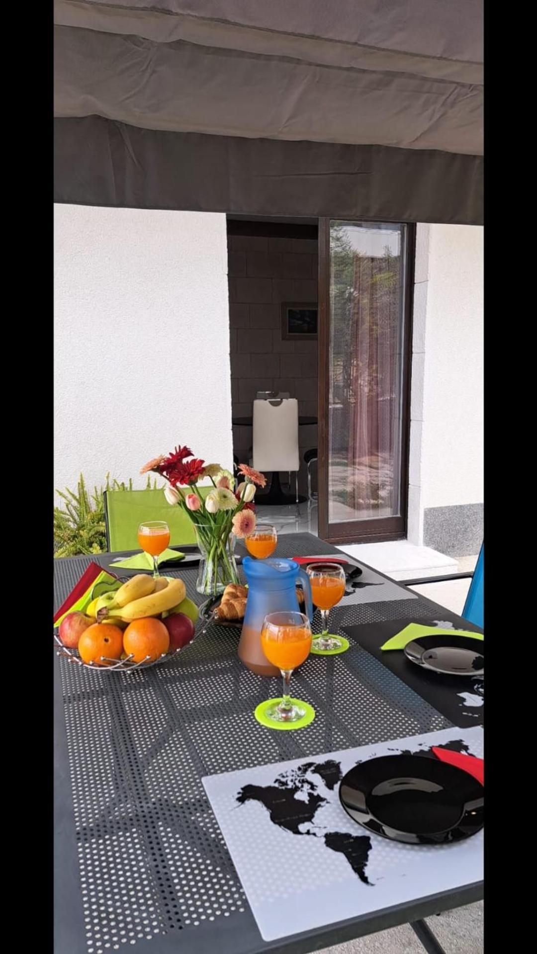 Dinko Apartment *
