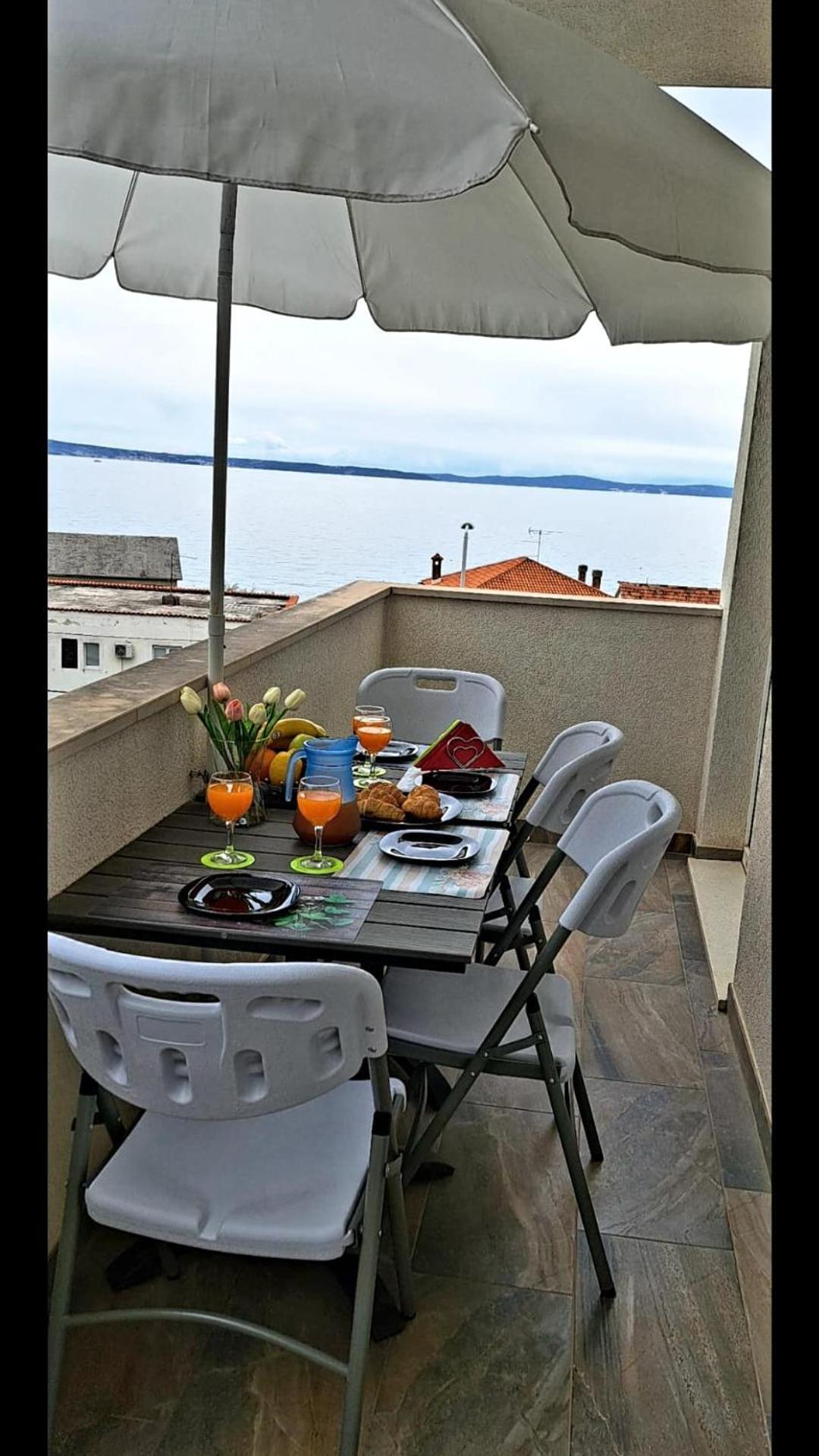 Apartment Dinko *